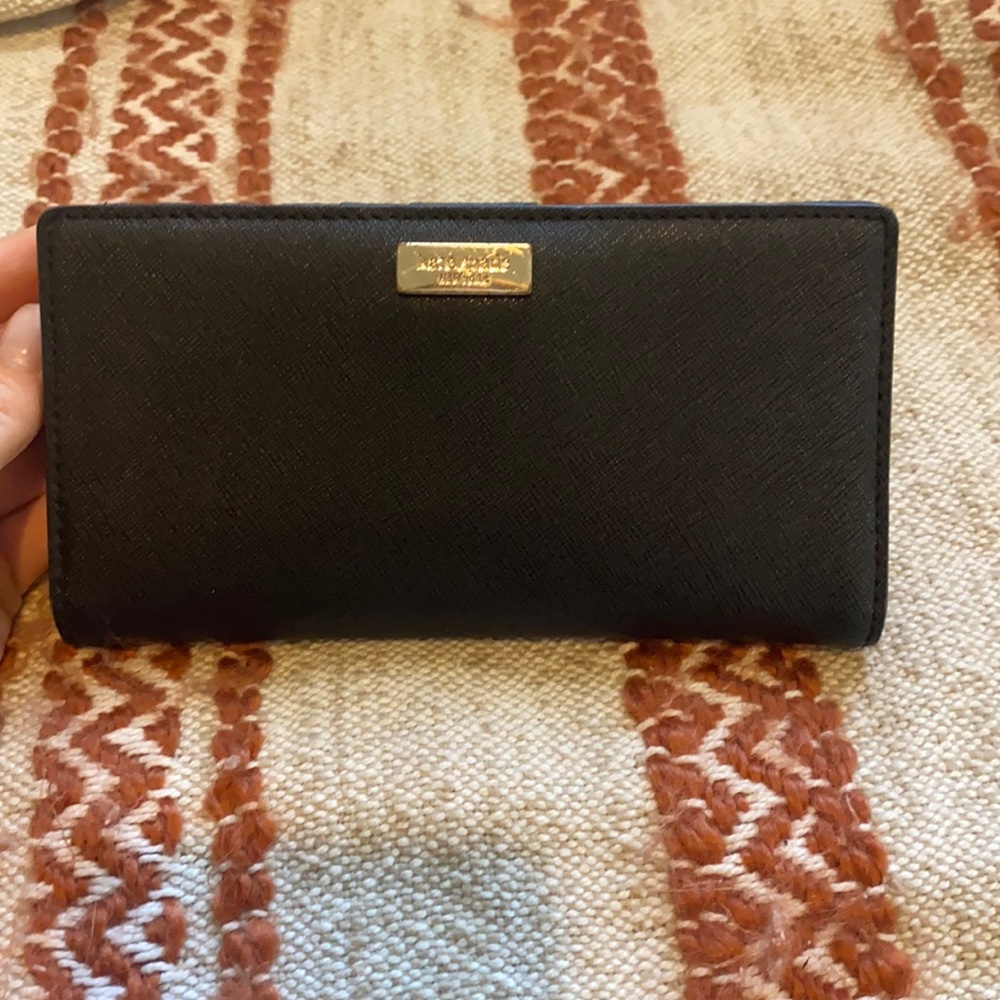 Kate Spade black leather wallet 🖤
